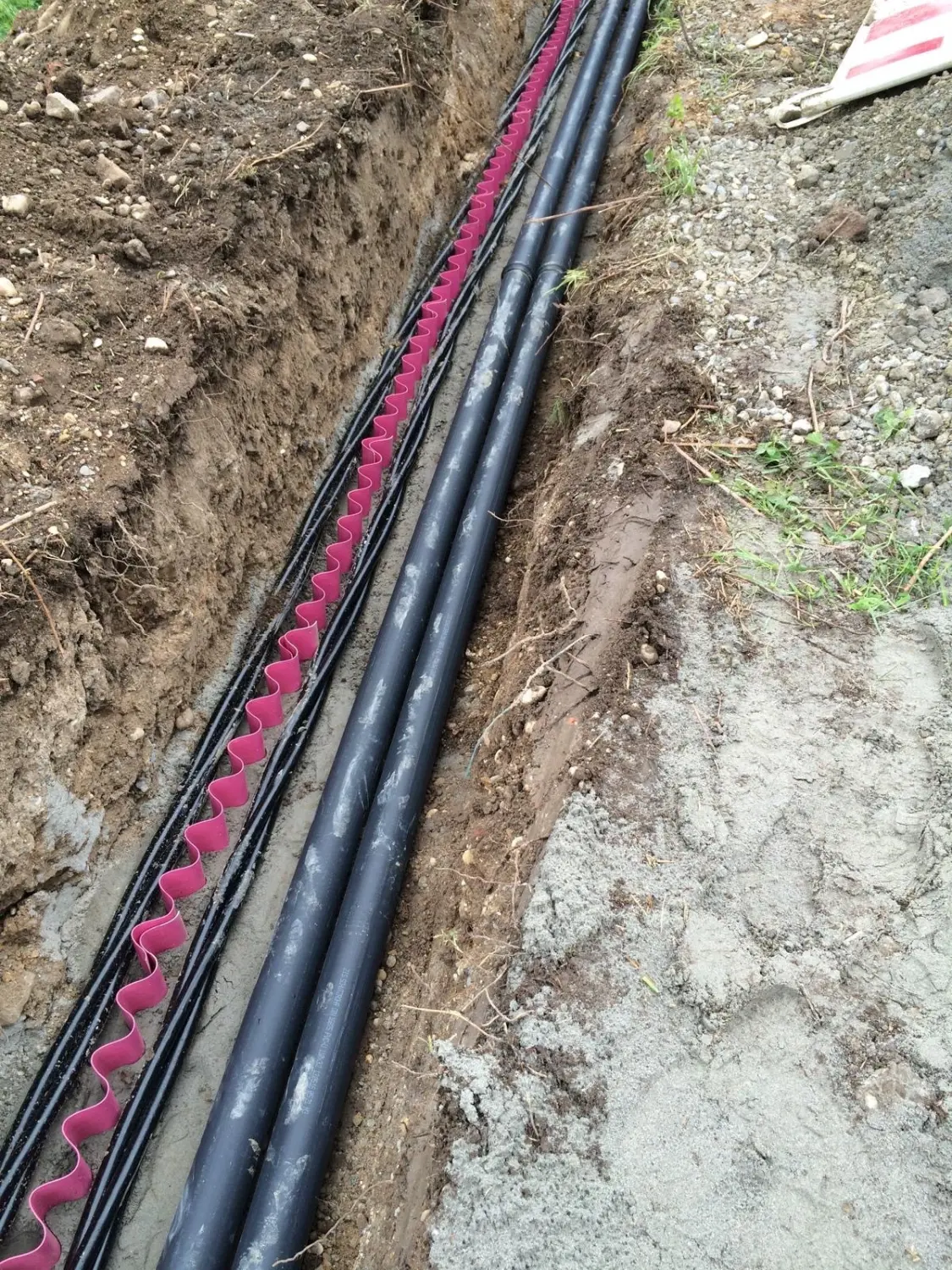 Sümbül, Verlegung von Mittelspannungskabel für Strom 