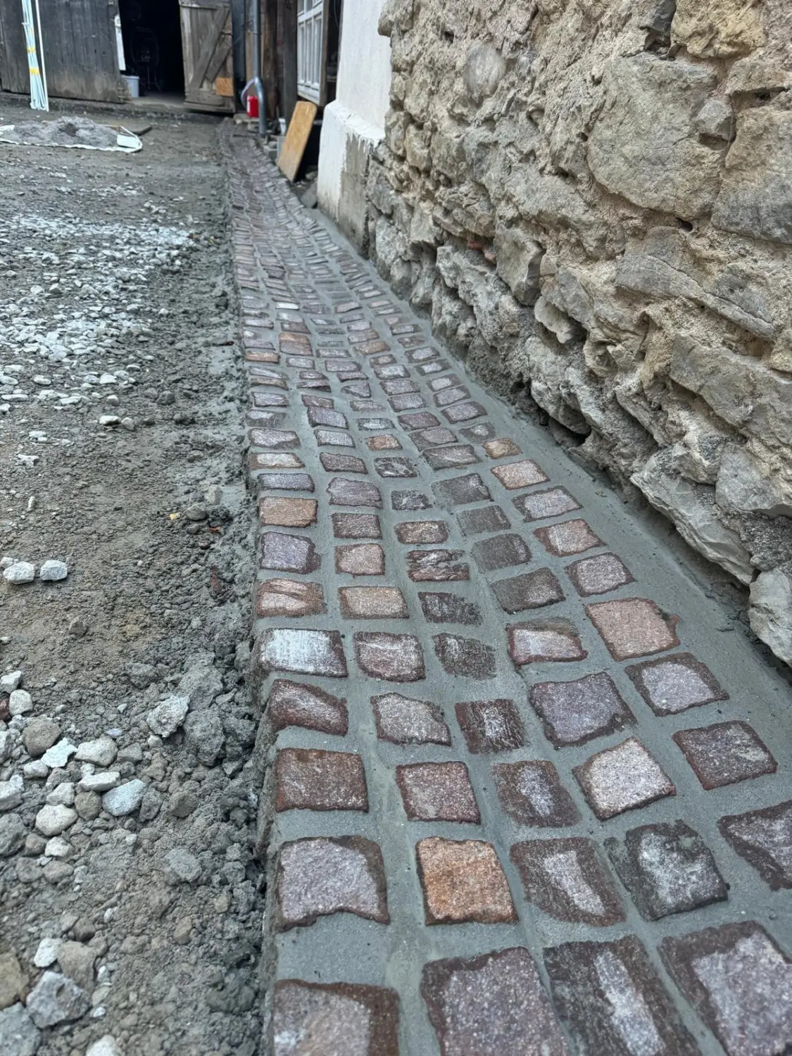 Sümbül, Sanierung einer Außenanlage