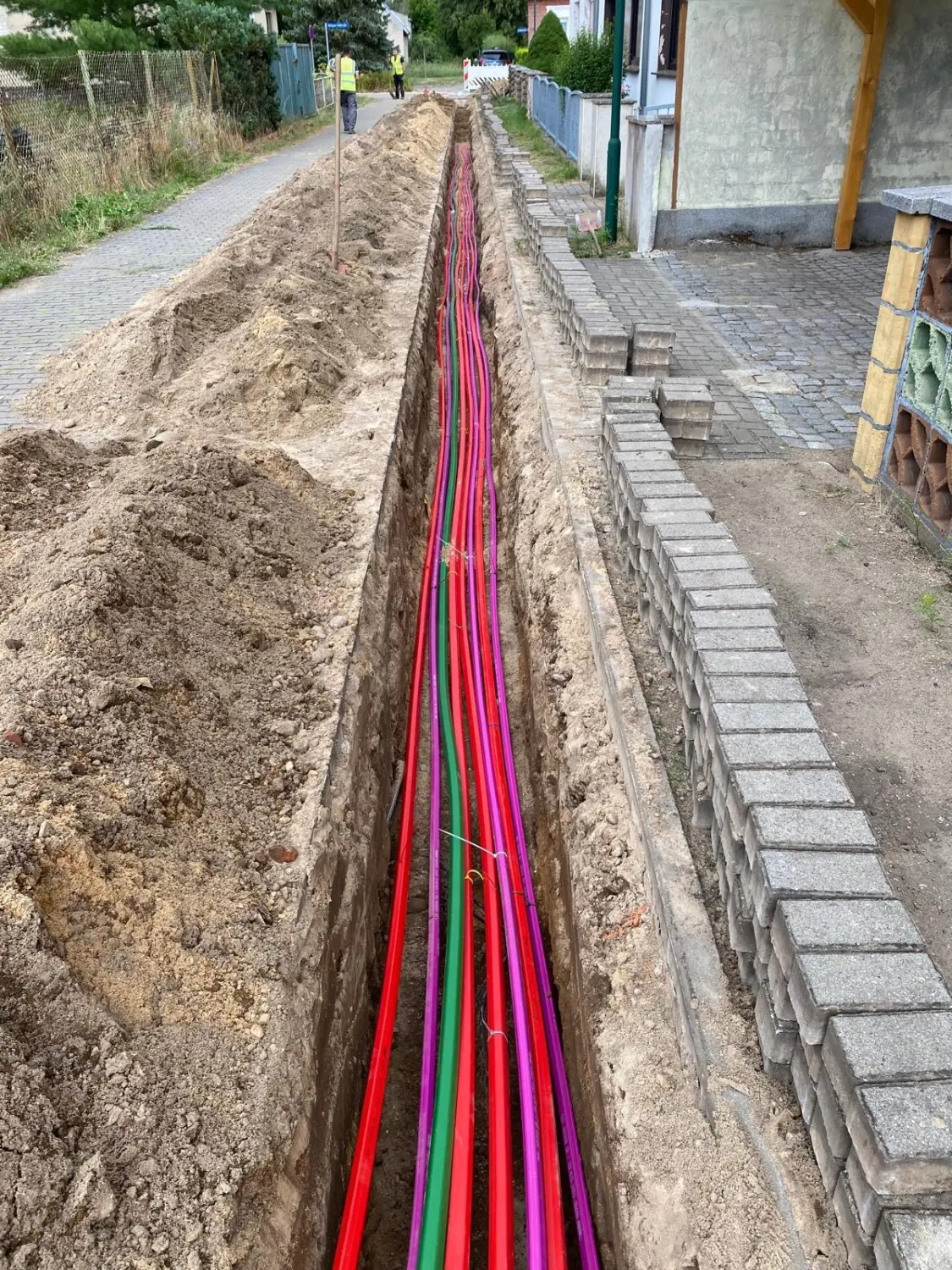 Sümbül, Verlegung von Glasfasern für Medienleitung