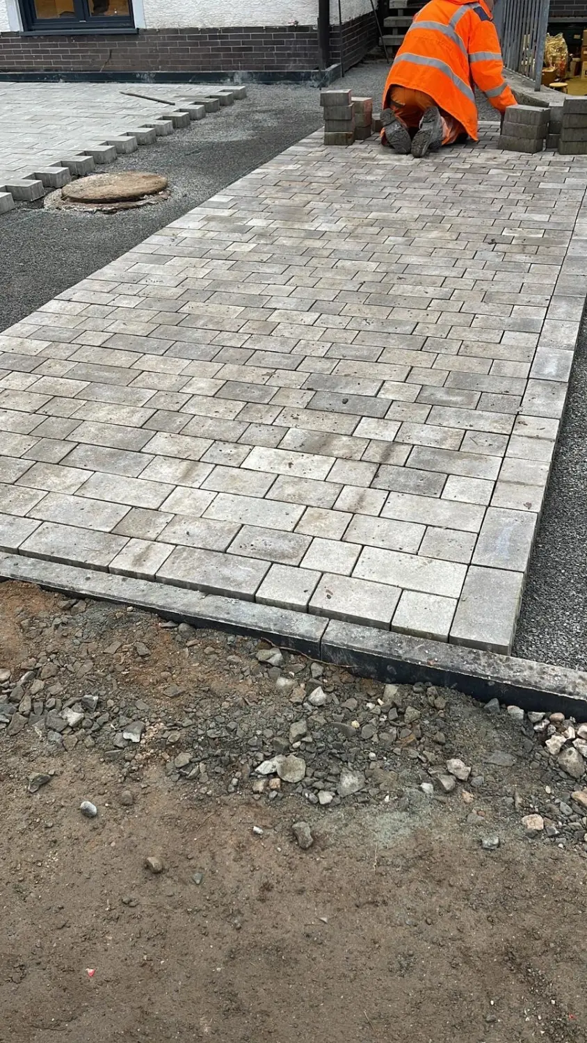 Sümbül, Steinpflaster